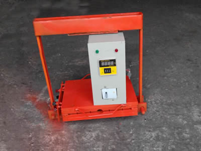 A connection equipment of CB type buried rubber waterstop.