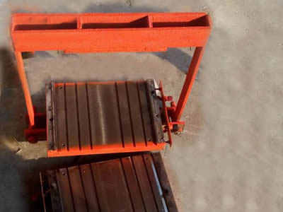 A connection equipment of CP type buried rubber waterstop.