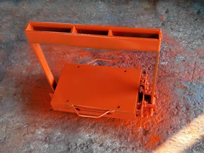 A connection equipment of middle flat steel edge rubber waterstop.