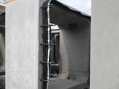 Half of steel edge rubber waterstop is fixed in concrete.